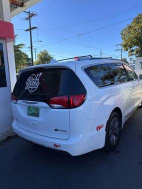 2018 Chrysler Pacifica Hybrid Limited