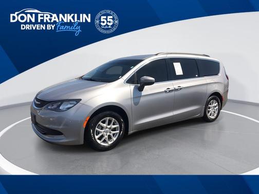 Billet Silver Metallic Clearcoat 2020 Chrysler Voyager LXI