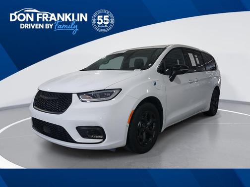 2024 Chrysler Pacifica Hybrid S Appearance Pkg