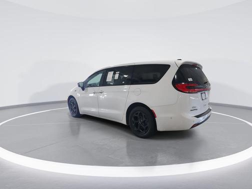 2024 Chrysler Pacifica Hybrid S Appearance Pkg