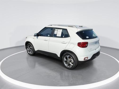 2024 Hyundai VENUE SEL