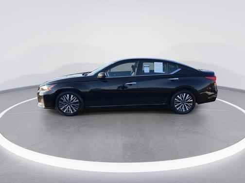 Super Black 2024 Nissan Altima 2.5 SV