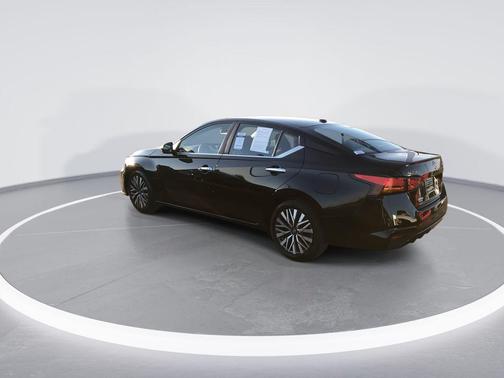 Super Black 2024 Nissan Altima 2.5 SV