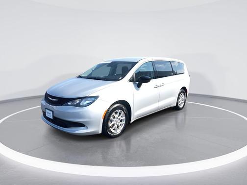 2024 Chrysler Voyager LX