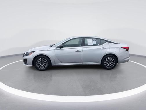 Brilliant Silver Metallic 2024 Nissan Altima 2.5 SV