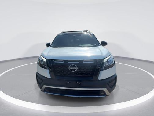 Pearl White Tricoat/Super Black 2023 Nissan Pathfinder Rock Creek 4WD