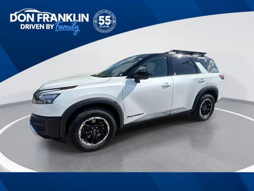 Pearl White Tricoat/Super Black 2023 Nissan Pathfinder Rock Creek 4WD