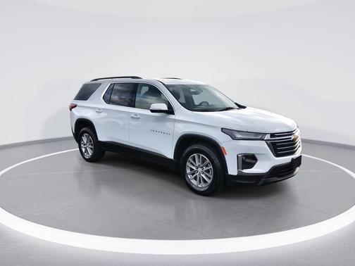 Summit White 2023 Chevrolet Traverse LT Cloth