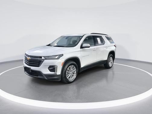Summit White 2023 Chevrolet Traverse LT Cloth
