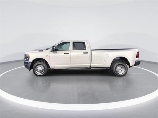 2026 RAM 3500 Tradesman Crew Cab 4x4 8' Box