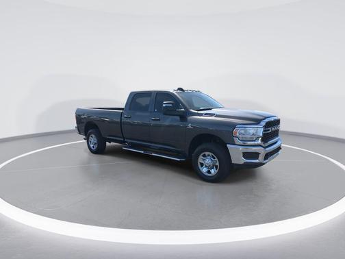 2024 RAM 3500 Tradesman Crew Cab 4x4 8' Box