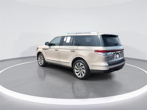 2024 Lincoln Navigator Premiere