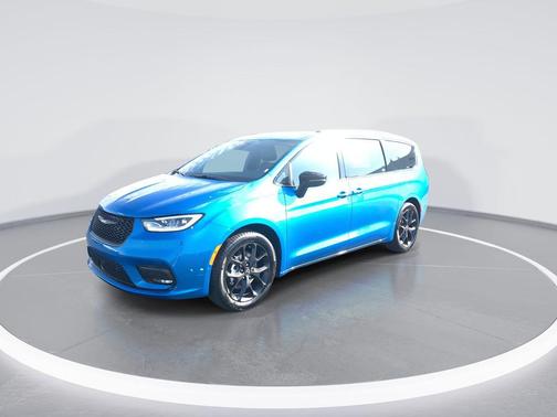 Hydro Blue Pearlcoat 2026 Chrysler Pacifica L