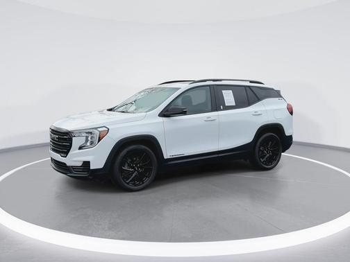 Summit White 2024 GMC Terrain SLE