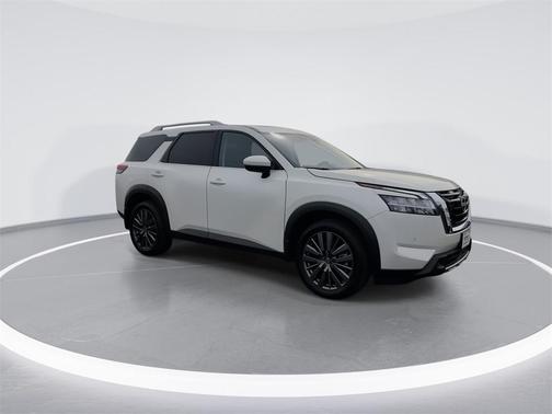 2023 Nissan Pathfinder SL 4WD