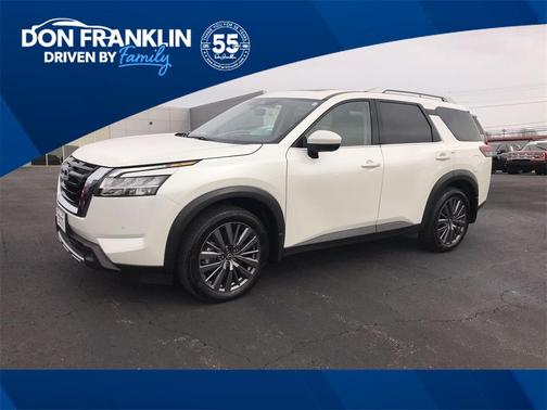 2023 Nissan Pathfinder SL 4WD