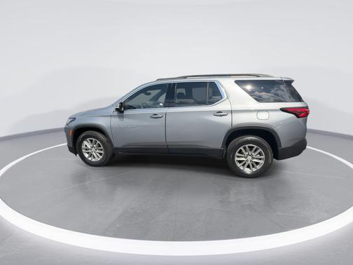 Sterling Gray Metallic 2023 Chevrolet Traverse LT Cloth