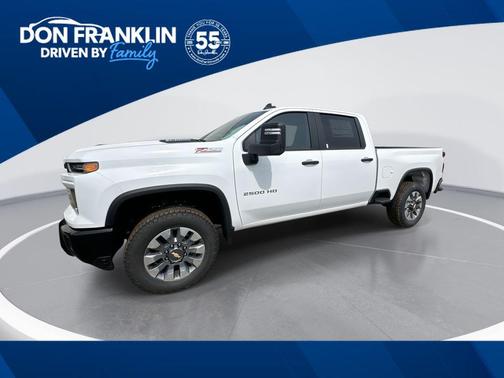 Summit White 2026 Chevrolet Silverado 2500 Custom