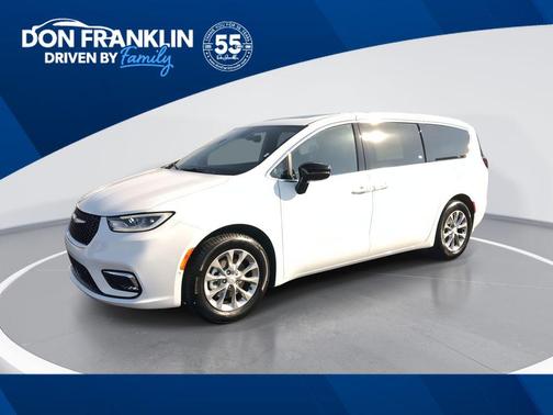 Bright White Clearcoat 2026 Chrysler Pacifica Limited