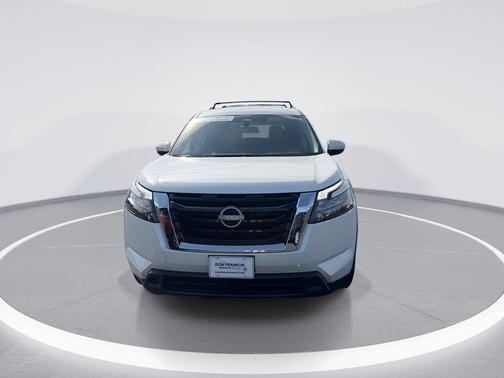 Pearl White Tricoat 2024 Nissan Pathfinder SV 4WD