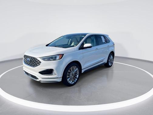 STAR WHITE METALLIC TRI-COAT 2021 Ford Edge Titanium