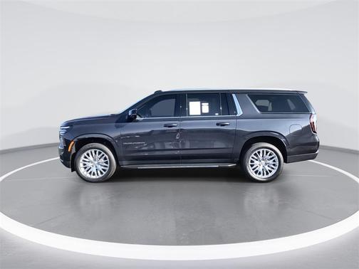 2025 Chevrolet Suburban LT