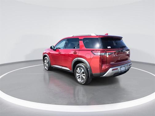 2023 Nissan Pathfinder SL 4WD