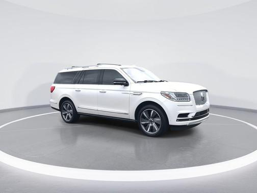 WHITE PLATINUM TRI-COAT MET 2019 Lincoln Navigator L Reserve