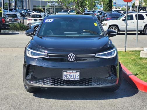 Deep Black Pearl Effect 2023 Volkswagen ID.4 S