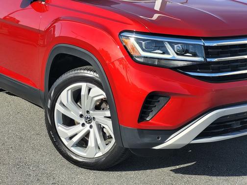 Aurora Red Metallic 2023 Volkswagen Atlas 3.6 SE w/ Technology