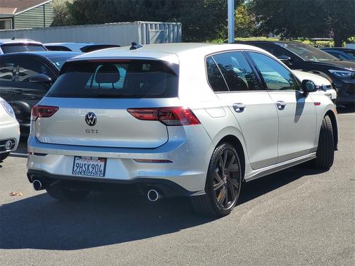 2023 Volkswagen Golf GTI 2.0T SE