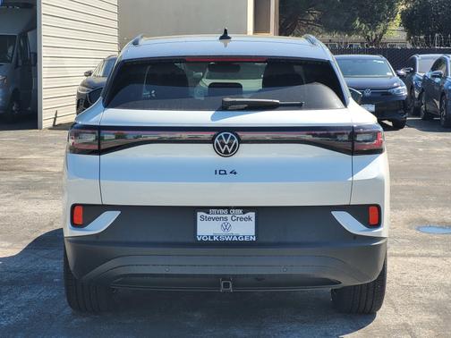 White/off-white 2026 Volkswagen ID.4 Pro S Plus
