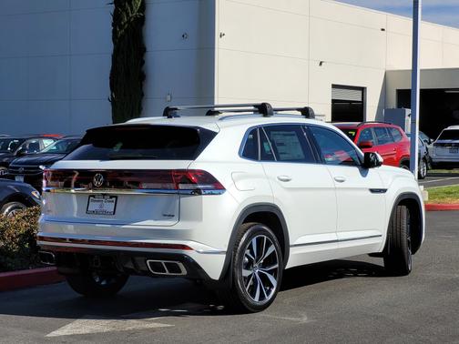 White/off-white 2025 Volkswagen Atlas Cross Sport 2.0T SEL Premium R-Line
