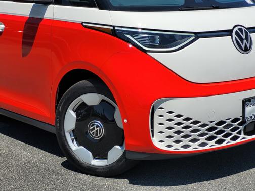 White 2025 Volkswagen ID. Buzz Pro S