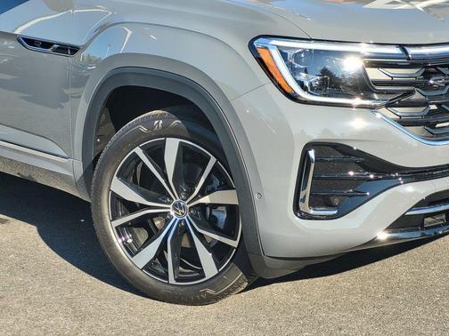 Pure Gray 2026 Volkswagen Atlas 2.0T SEL Premium R-Line