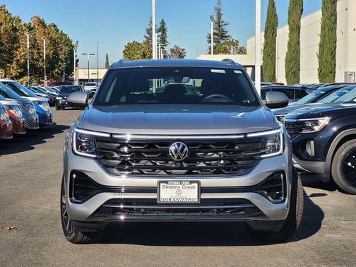 Silver Mist Metallic 2026 Volkswagen Atlas Cross Sport 2.0T SEL Premium R-Line