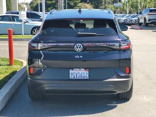 Deep Black Pearl Effect 2023 Volkswagen ID.4 Pro S