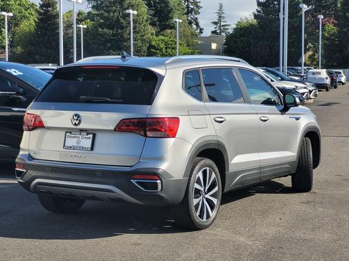 Pyrite Silver Metallic 2023 Volkswagen Taos 1.5T SE