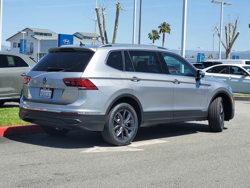Silver 2023 Volkswagen Tiguan 2.0T SE