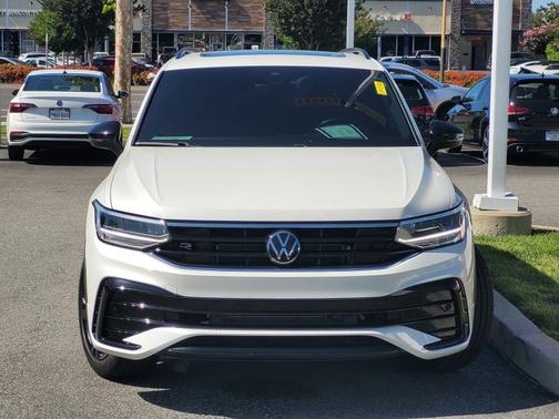 White 2024 Volkswagen Tiguan 2.0T SE R-Line Black