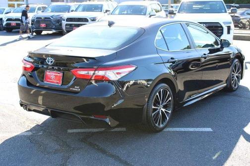 2020 Toyota Camry SE