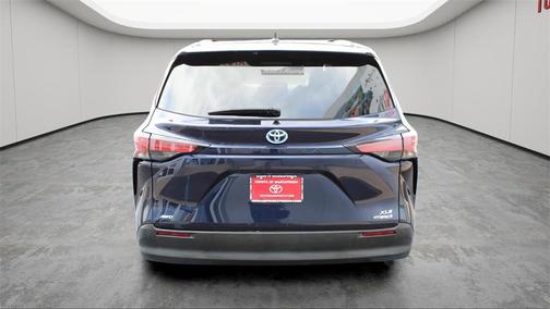 2021 Toyota Sienna XLE 7 Passenger