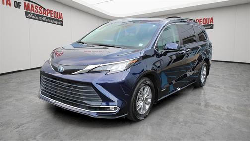 2021 Toyota Sienna XLE 7 Passenger