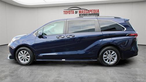 2021 Toyota Sienna XLE 7 Passenger
