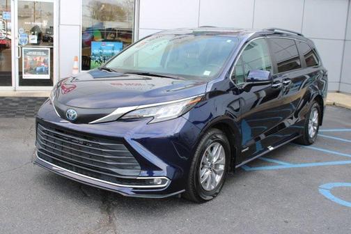2021 Toyota Sienna XLE 7 Passenger