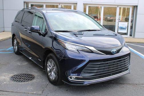 2021 Toyota Sienna XLE 7 Passenger
