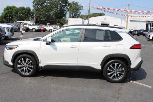 2023 Toyota Corolla Cross XLE