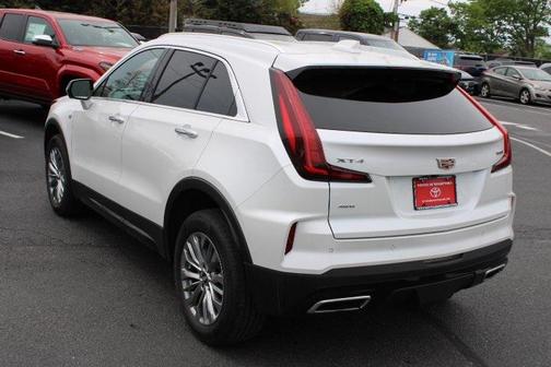 2024 Cadillac XT4 Premium Luxury