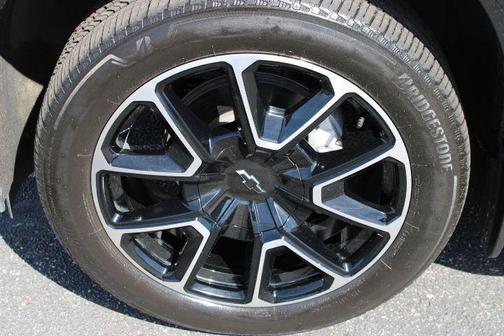 Black 2025 Chevrolet Suburban RST