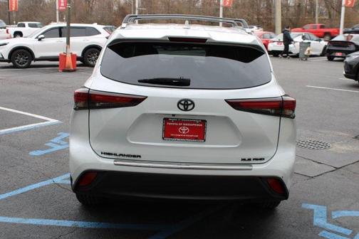 2024 Toyota Highlander XLE